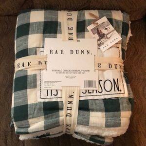 NWT** Rae Dunn Buffalo Check Sherpa Throw